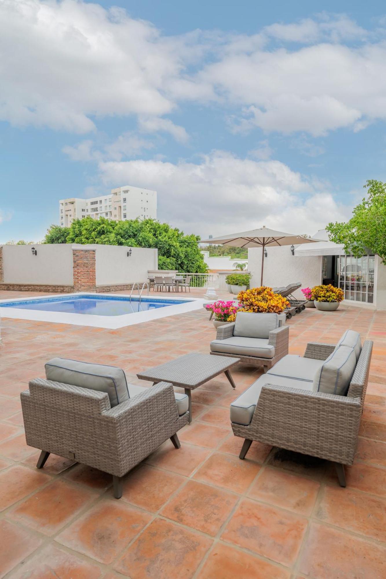 Hotel Suites Mexico Plaza Leon Campestre Экстерьер фото