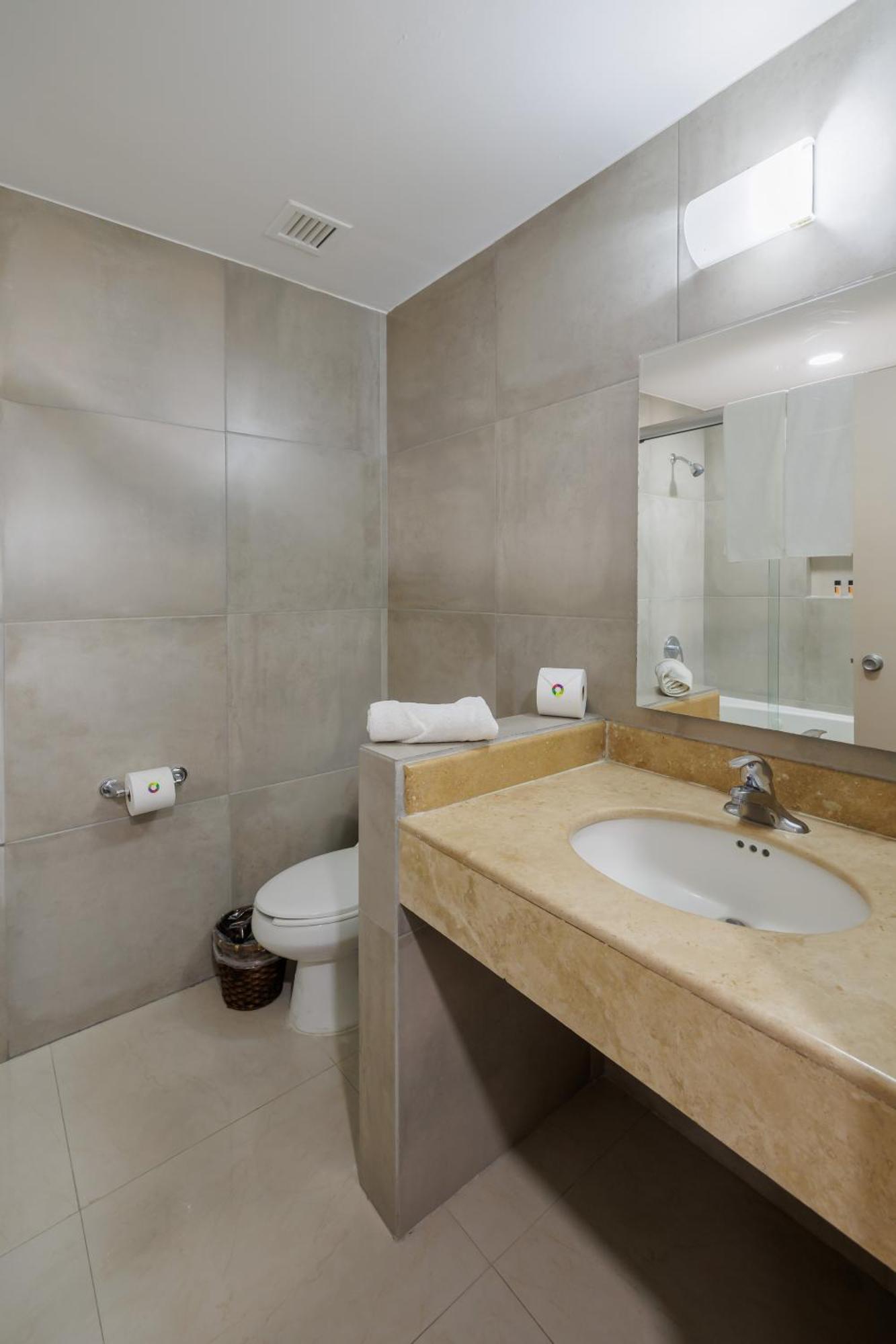Hotel Suites Mexico Plaza Leon Campestre Экстерьер фото