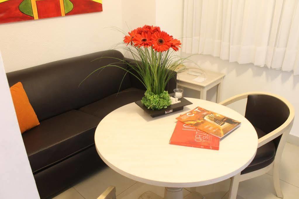 Hotel Suites Mexico Plaza Leon Campestre Экстерьер фото