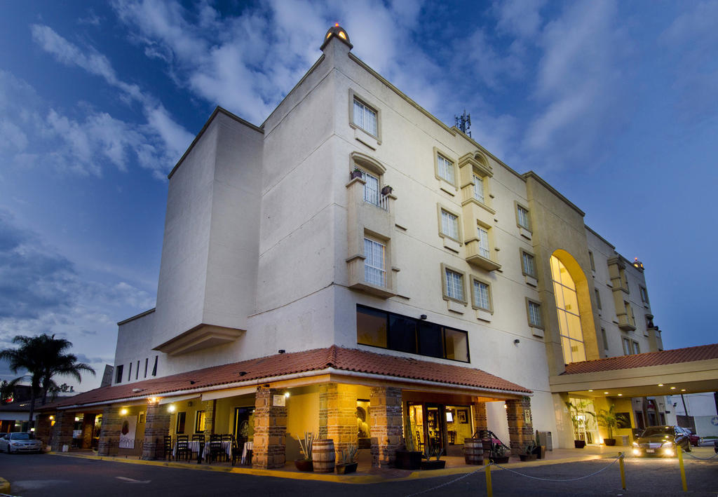 Hotel Suites Mexico Plaza Leon Campestre Экстерьер фото